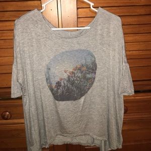 Soft&Sexy American Eagle gray flowy shirt